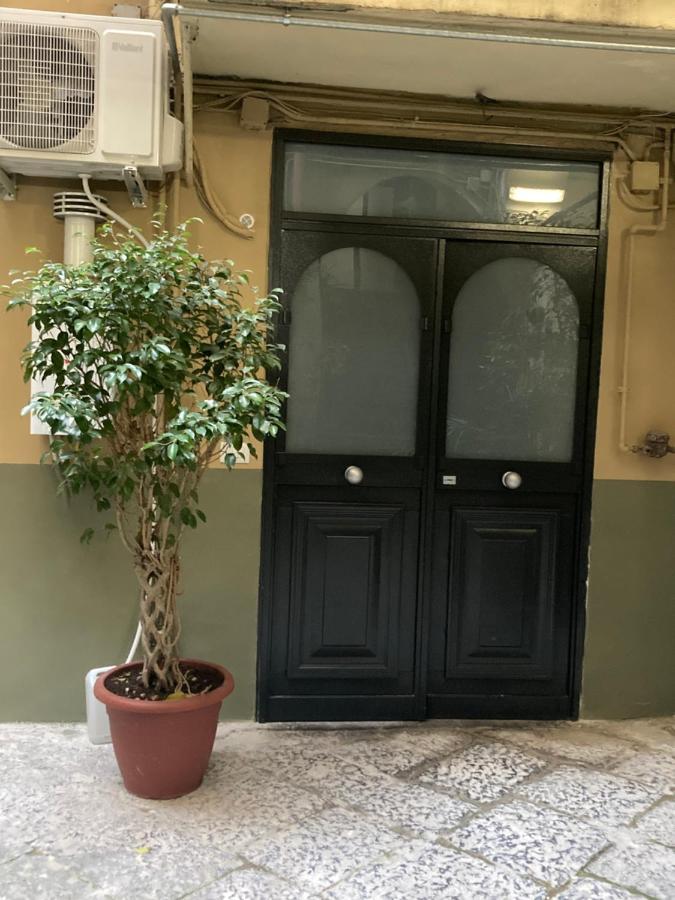 Zuccarella "Zuccherino"Nel Cortile Apartment Naples Luaran gambar